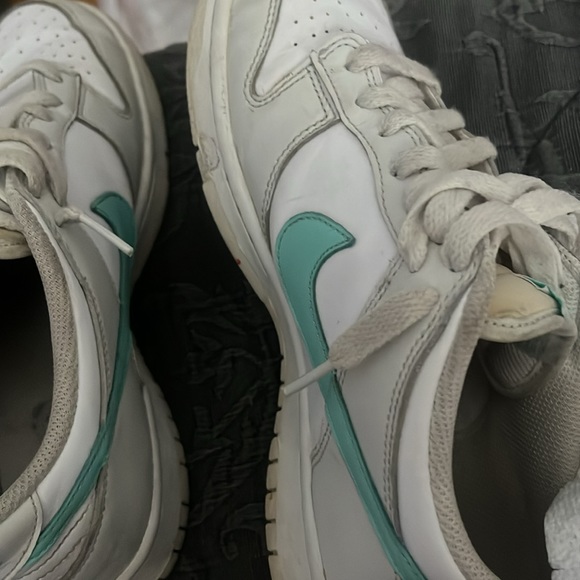 Nike Dunks size 6.5Y - Picture 3 of 4
